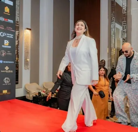 Red-carpet arrival